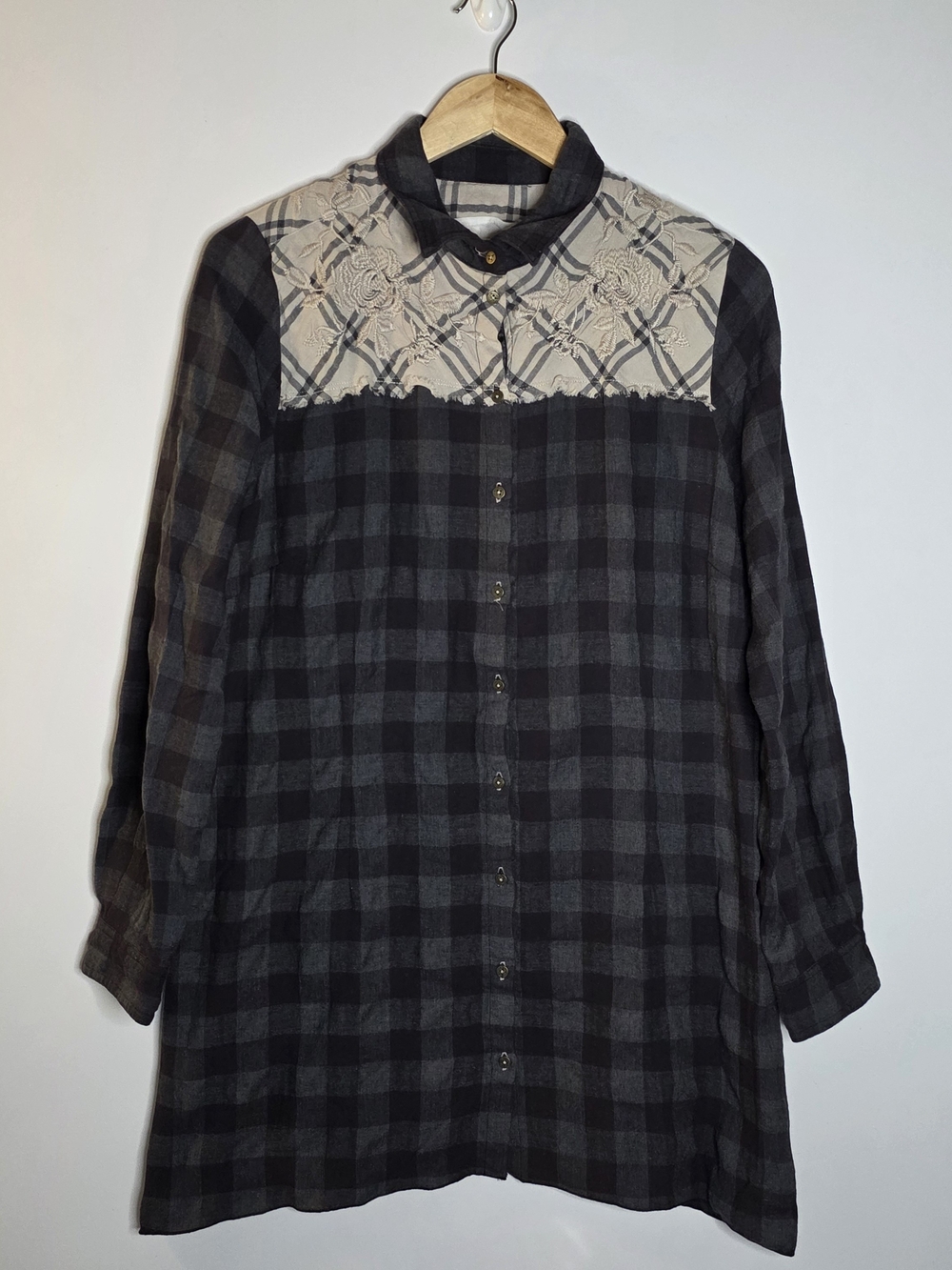 Johnny Was Lace front Black & Gray Plaid Men's Button-Up Shirt /Tunic Size Med